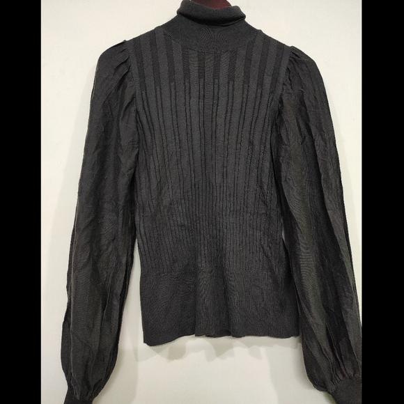 Puffed Sleeve Turtleneck sweater - Picture 2 of 11